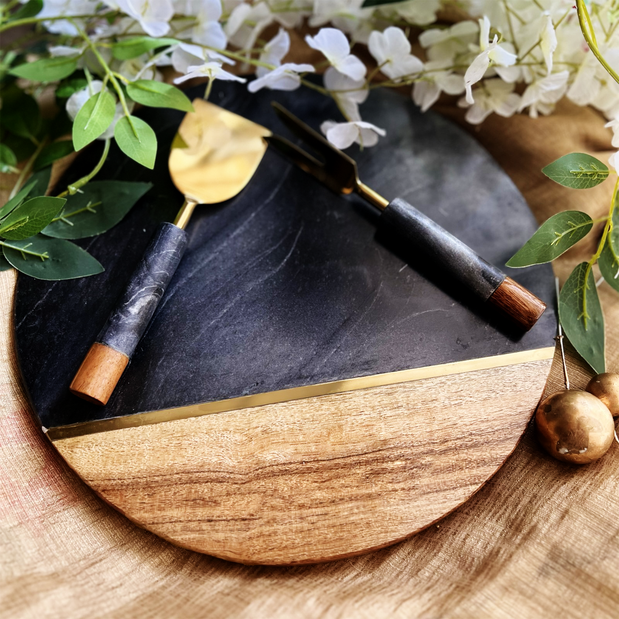 Grazing Charcuterie Board Round - Black
