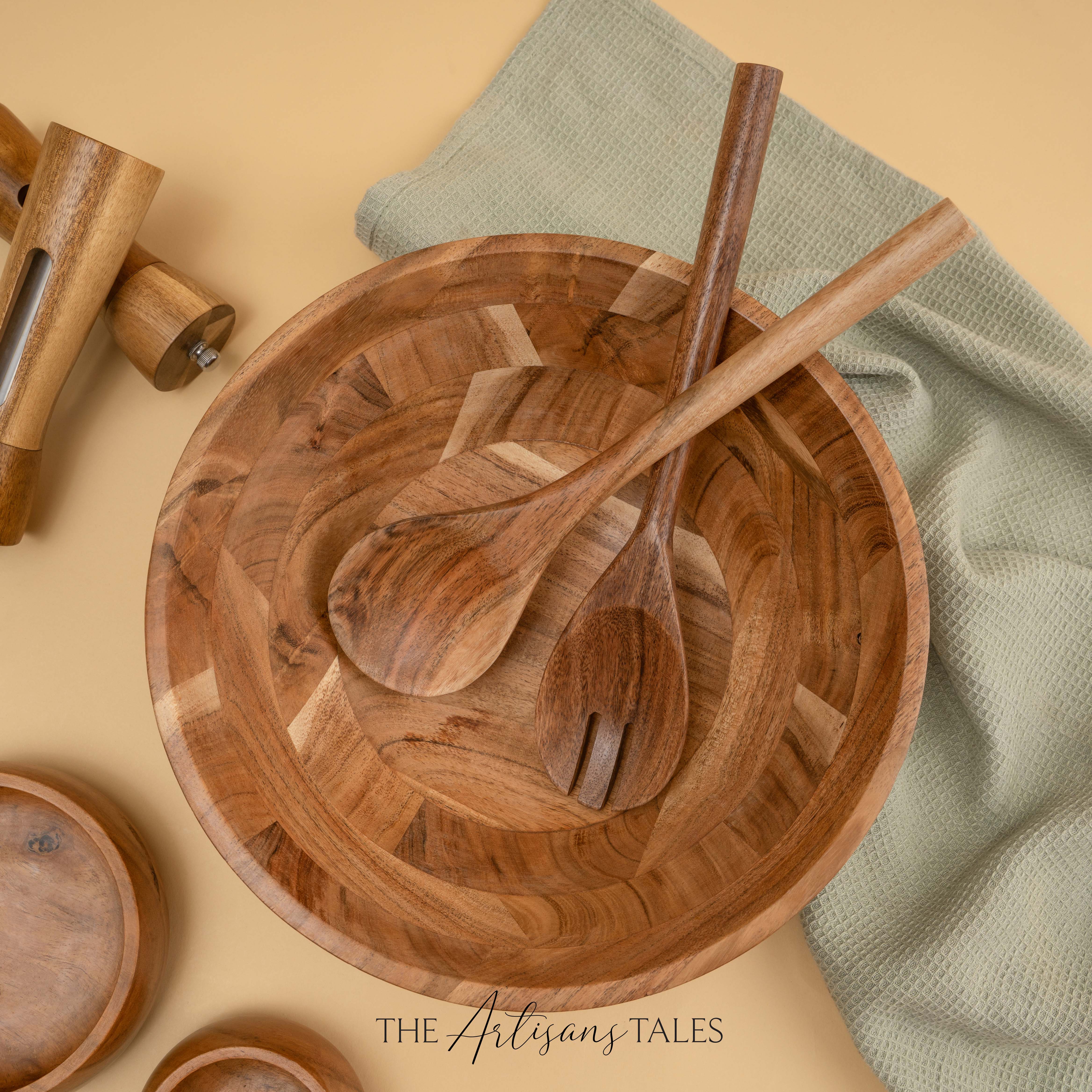 Eco friendly wood bowl with sapoon