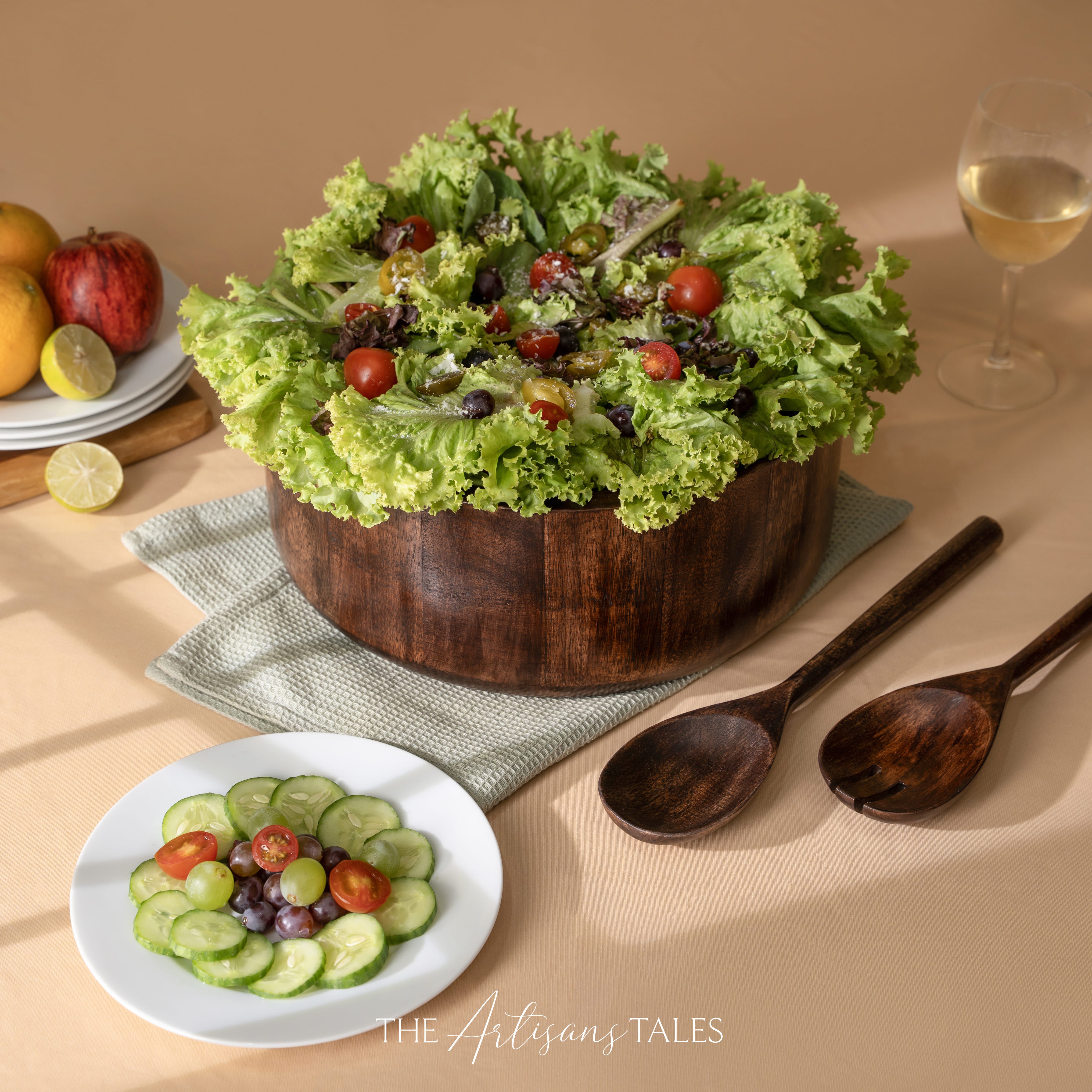 salad filled in wooden box