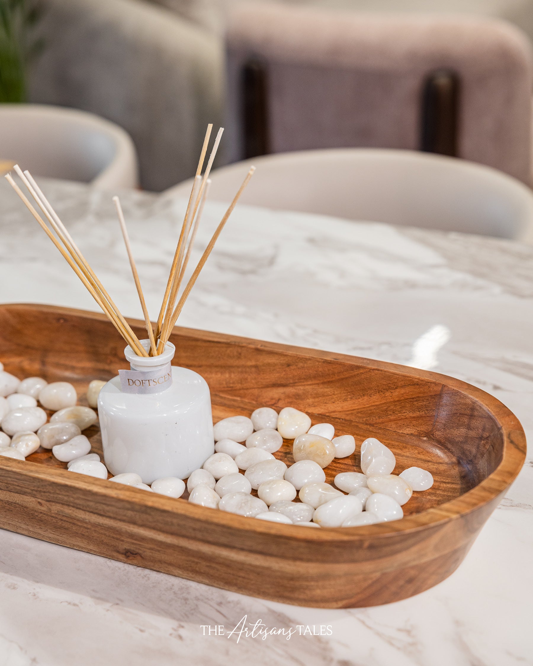 Reed diffuser with white stones